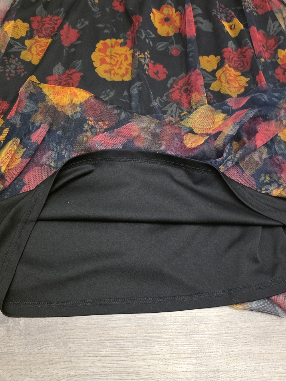 Skirt Love & Joy Black Floral Mesh Midi Skirt - Size Medium - Picture 4 of 7